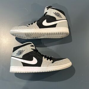 Air Jordan 1 Mid SE 'Elephant Toe'